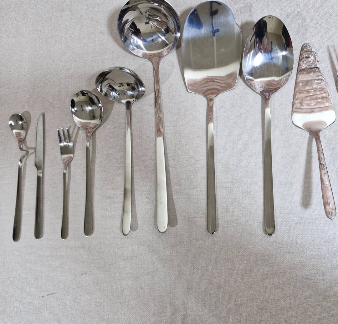 سرویس قاشق چنگال 24 نفره142 پارچه یونیک طرح دونا Unique Dona
