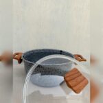 قابلمه چدن گرانیتی هاناتک سایز ۲۴ رنگ طوسی درب پیرکس - Image 3