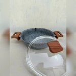 ماهیتابه چدن گرانیتی هاناتک سایز ۲۴ رنگ طوسی درب پیرکس - Image 2